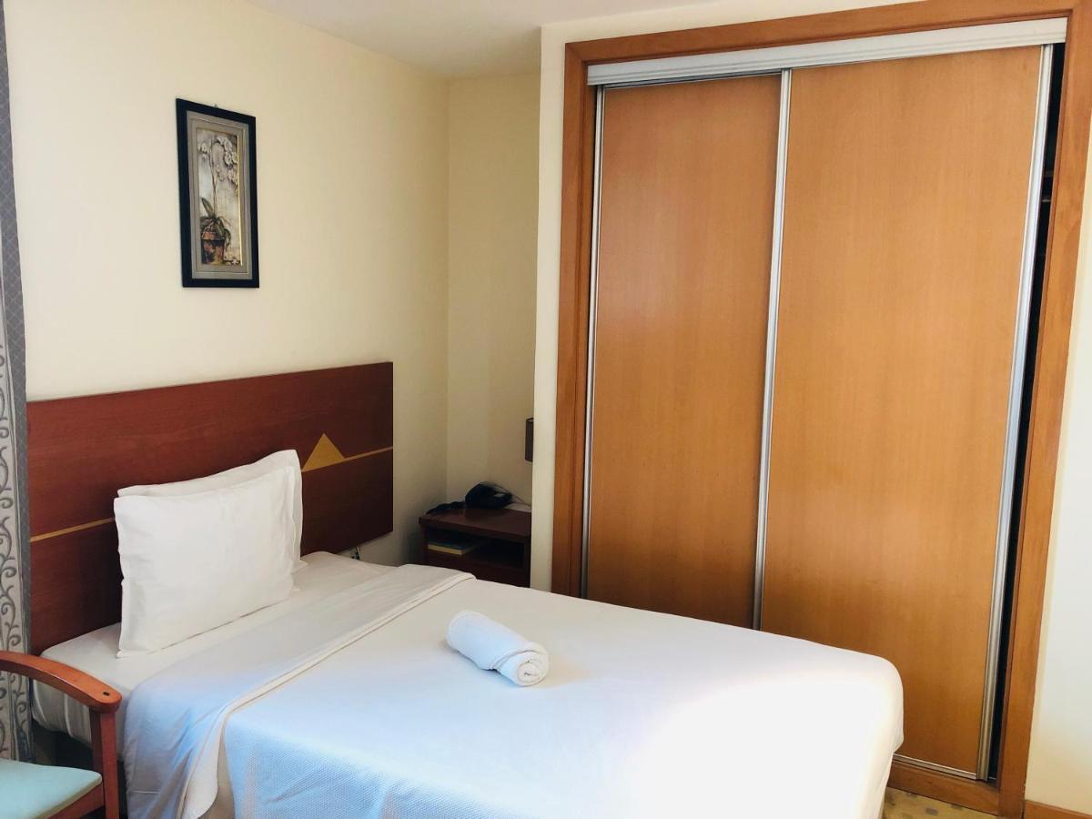 Golden Park Hotel Luanda Exterior photo