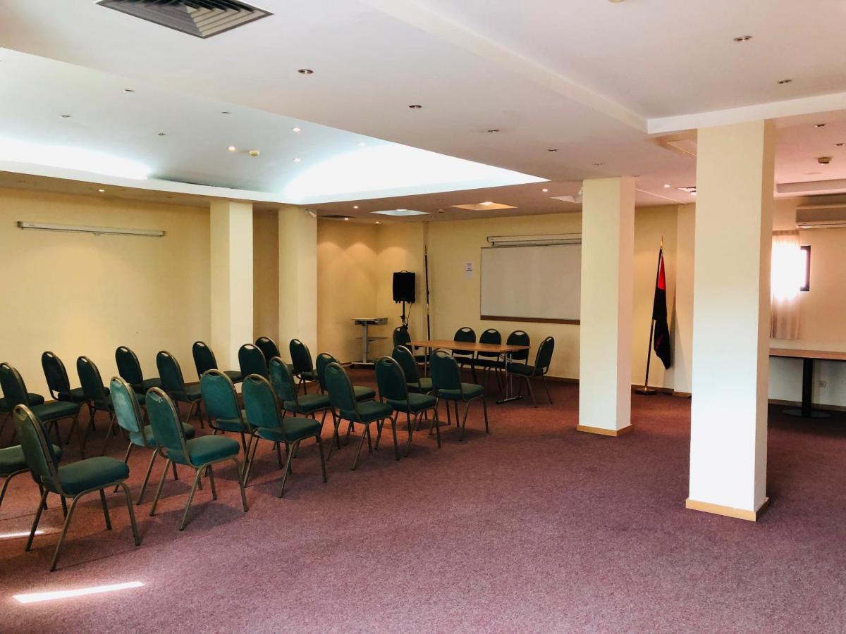 Golden Park Hotel Luanda Exterior photo